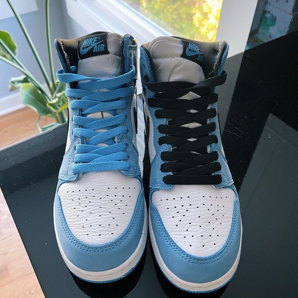 2021 - Air Jordan 1 Retro High OG 'University Blue' - Picture 3 of 6
